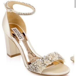 Badgley Mischka Ivory Champagne Crystal Floral Ankle-Strap Sandals